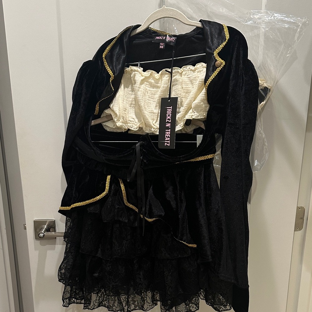 Trickz n Treatz Pirate Costume